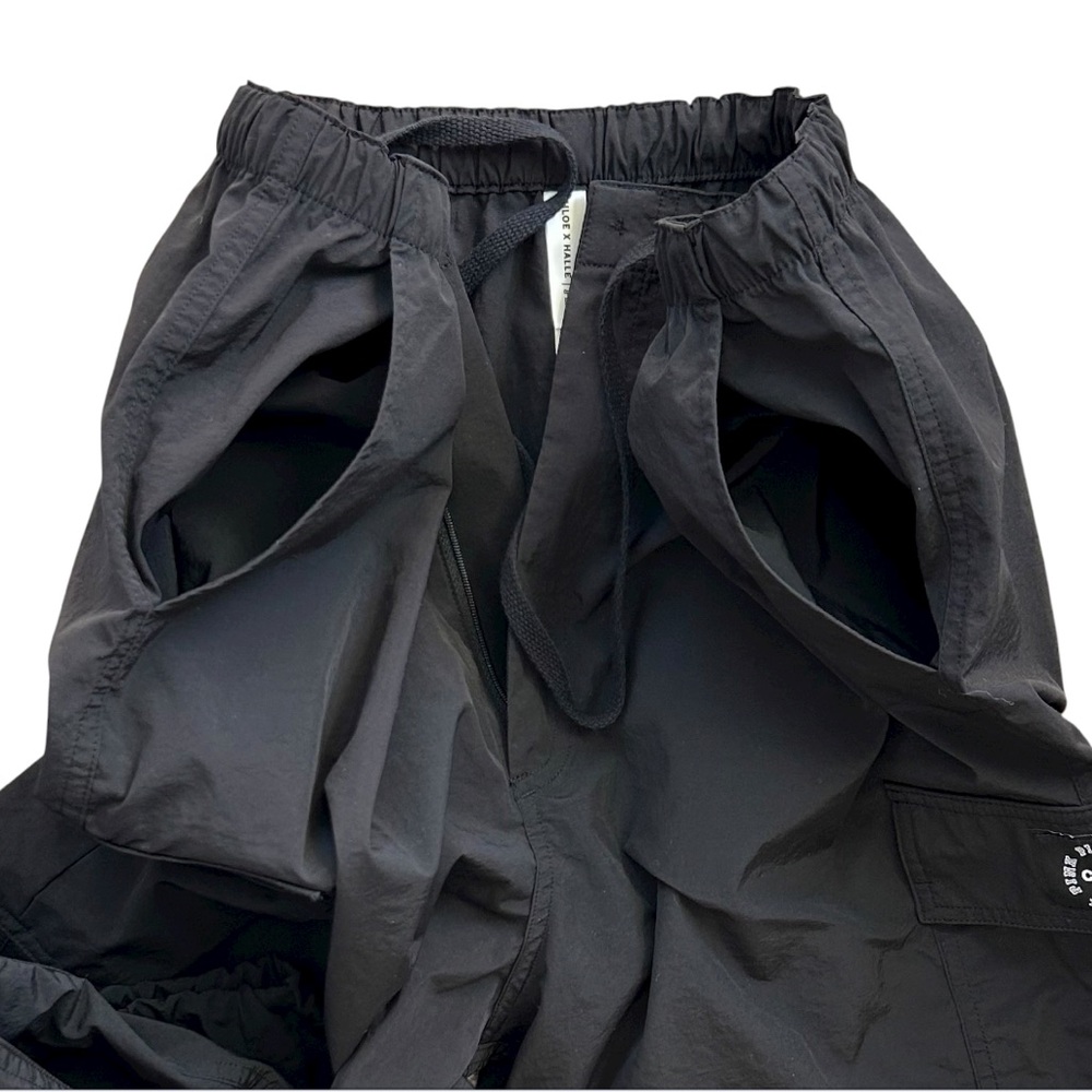 VICTORIA’S SECRET PINK CHLOE X HALLE Women’s Parachute Pants Black Athleisure M - Picture 4 of 11